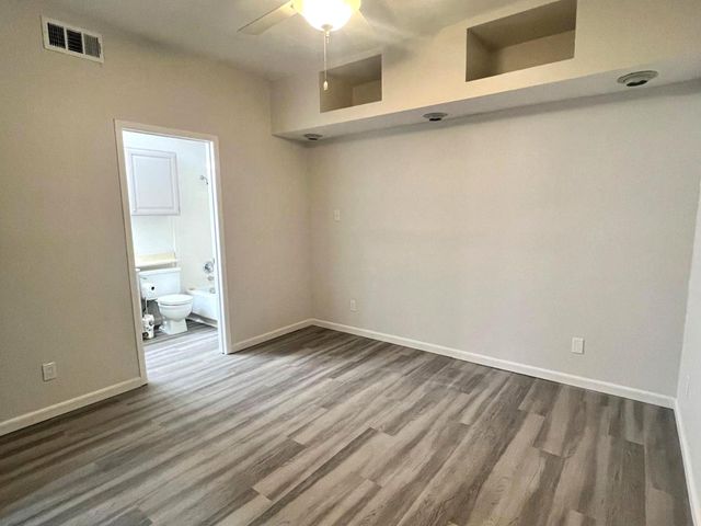 10855 Meadowglen Lane 903, Houston, TX 77042