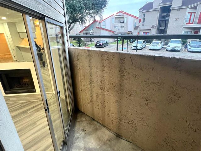 10855 Meadowglen Lane 903, Houston, TX 77042