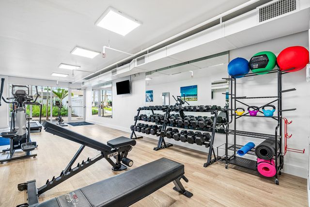 184 Lake Drive 4-202, Palm Beach Shores, FL 33404