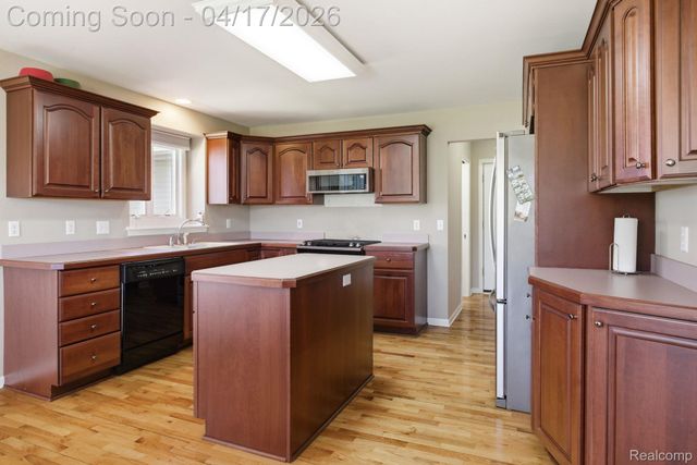 8378 Windstone Court, Goodrich Village, MI 48438