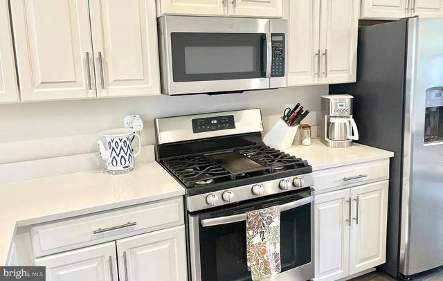 3634 COMMODORE JOSHUA BARNEY DR NE, Washington, DC 20018