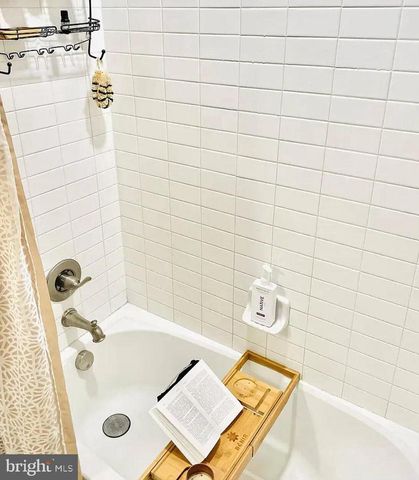 3634 COMMODORE JOSHUA BARNEY DR NE, Washington, DC 20018