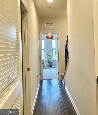 3634 COMMODORE JOSHUA BARNEY DR NE, Washington, DC 20018