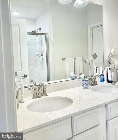 3634 COMMODORE JOSHUA BARNEY DR NE, Washington, DC 20018