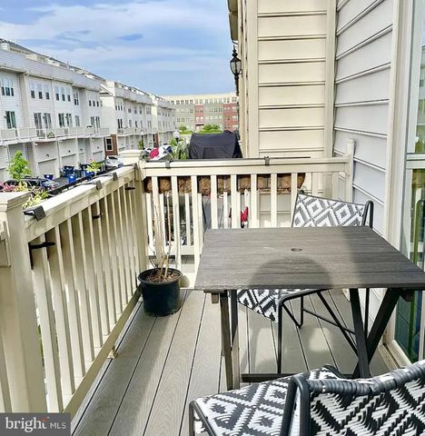 3634 COMMODORE JOSHUA BARNEY DR NE, Washington, DC 20018