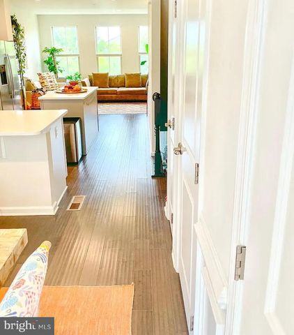 3634 COMMODORE JOSHUA BARNEY DR NE, Washington, DC 20018