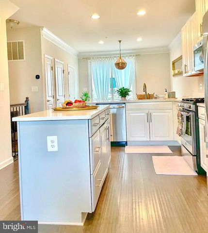 3634 COMMODORE JOSHUA BARNEY DR NE, Washington, DC 20018