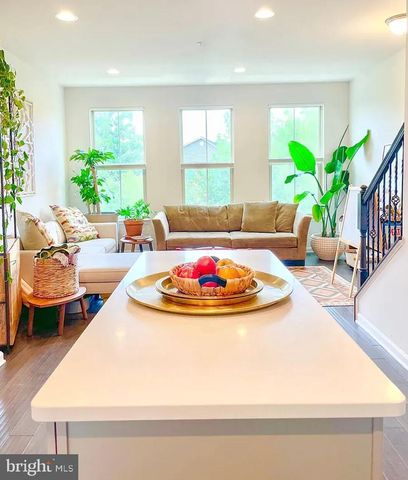 3634 COMMODORE JOSHUA BARNEY DR NE, Washington, DC 20018