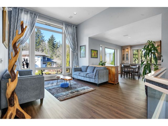 50 Se AVONDALE Ct, Gresham, OR 97080