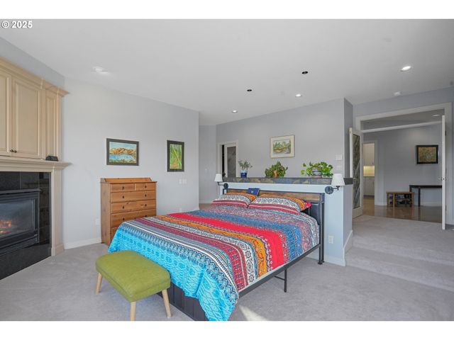 50 Se AVONDALE Ct, Gresham, OR 97080