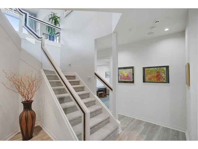 50 Se AVONDALE Ct, Gresham, OR 97080