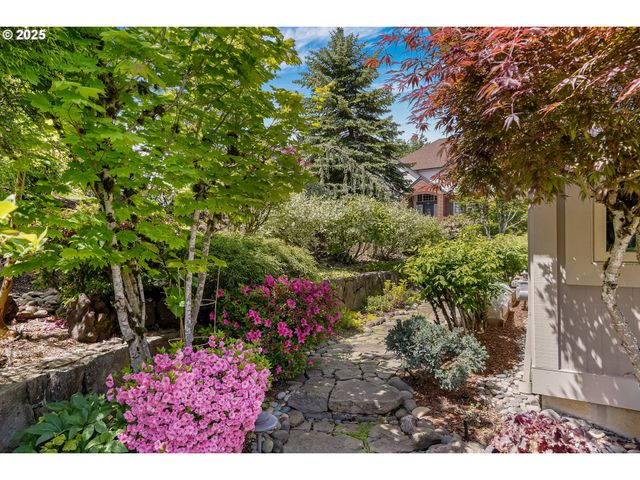 50 Se AVONDALE Ct, Gresham, OR 97080