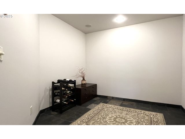 50 Se AVONDALE Ct, Gresham, OR 97080