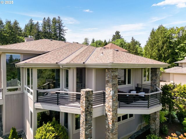 50 Se AVONDALE Ct, Gresham, OR 97080