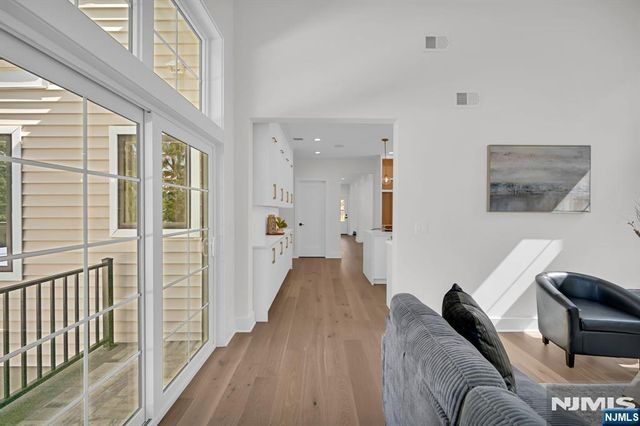 94 E Cedar Street, Livingston, NJ 07039