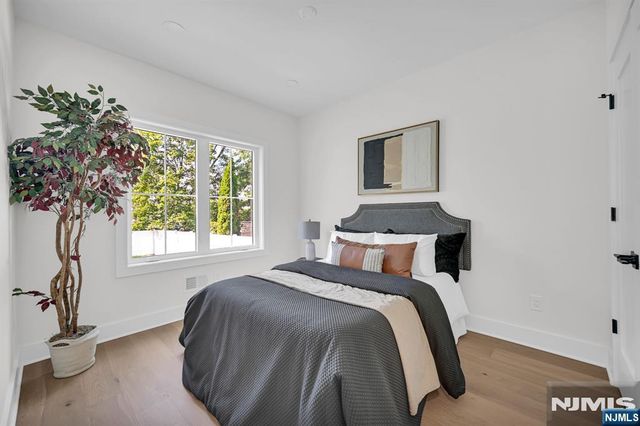 94 E Cedar Street, Livingston, NJ 07039