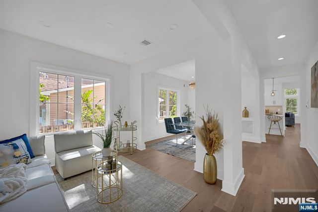94 E Cedar Street, Livingston, NJ 07039