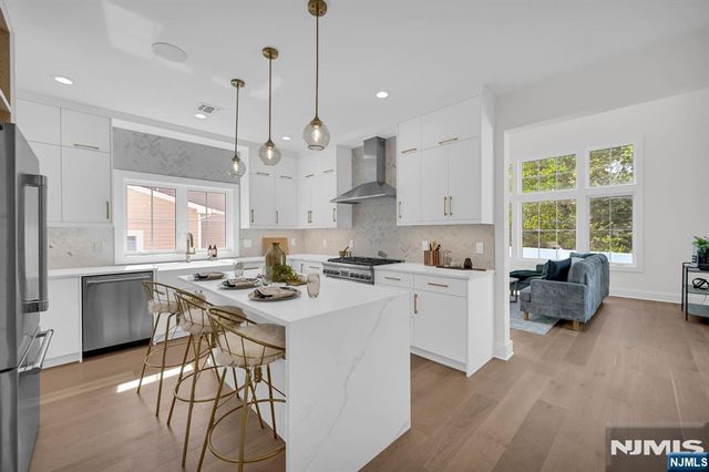 94 E Cedar Street, Livingston, NJ 07039