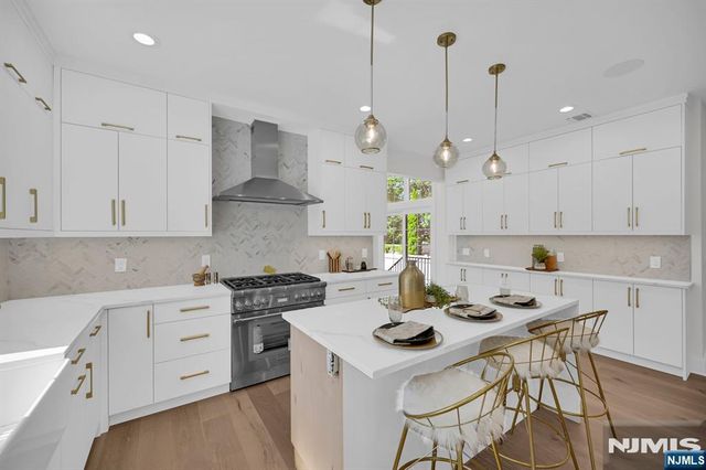 94 E Cedar Street, Livingston, NJ 07039