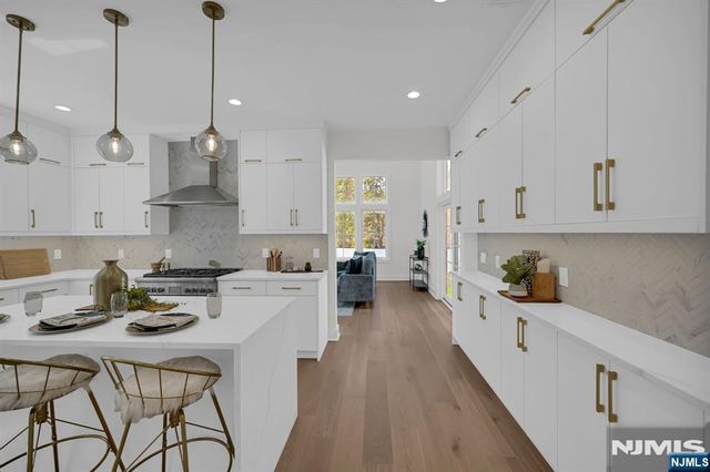 94 E Cedar Street, Livingston, NJ 07039