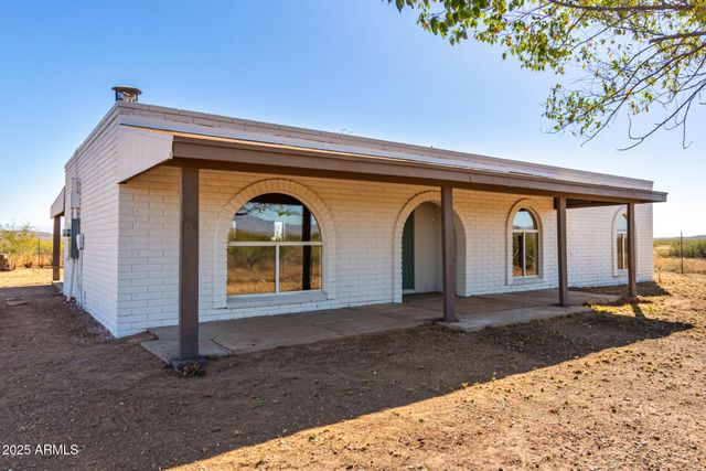 3613 E WHITE TAIL Road, Pearce, AZ 85625