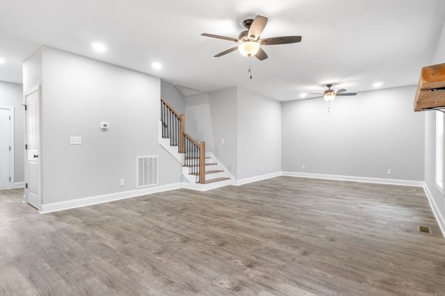 2129 Powell Rd, Clarksville, TN 37043