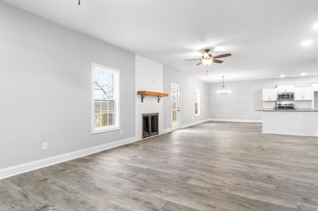 2129 Powell Rd, Clarksville, TN 37043