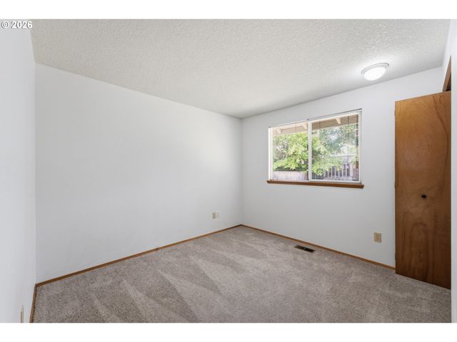 21171 Sw DANA Ct, Beaverton, OR 97003