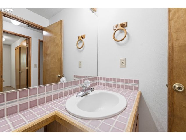 21171 Sw DANA Ct, Beaverton, OR 97003