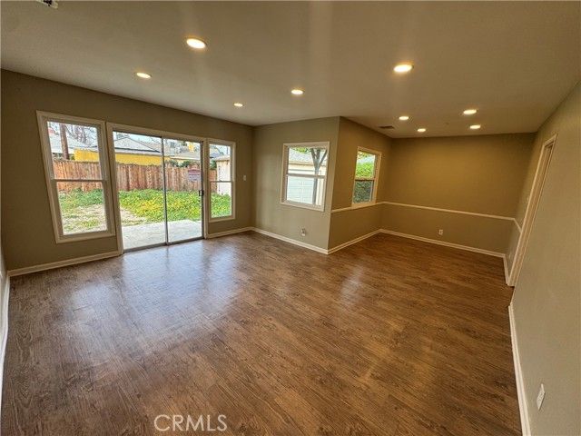 18147 Archwood Street, Reseda (los Angeles), CA 91335