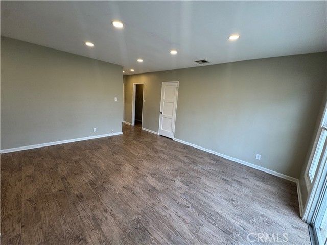 18147 Archwood Street, Reseda (los Angeles), CA 91335