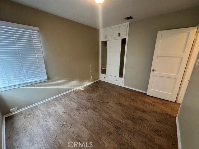 18147 Archwood Street, Reseda (los Angeles), CA 91335