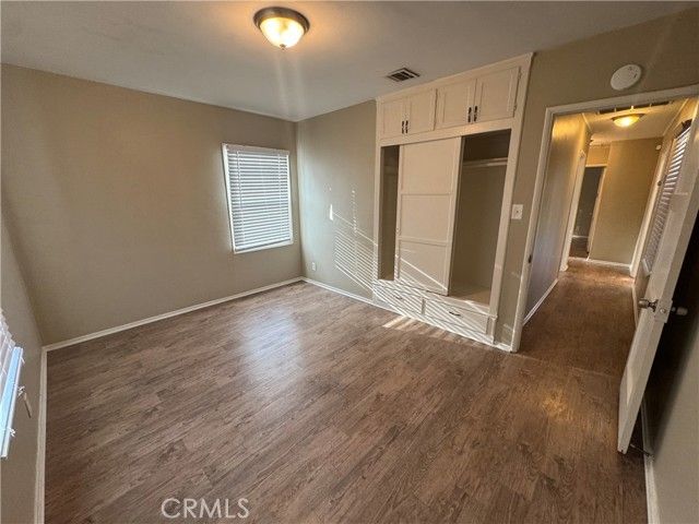 18147 Archwood Street, Reseda (los Angeles), CA 91335