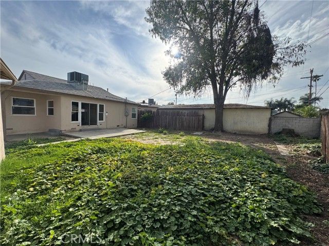 18147 Archwood Street, Reseda (los Angeles), CA 91335