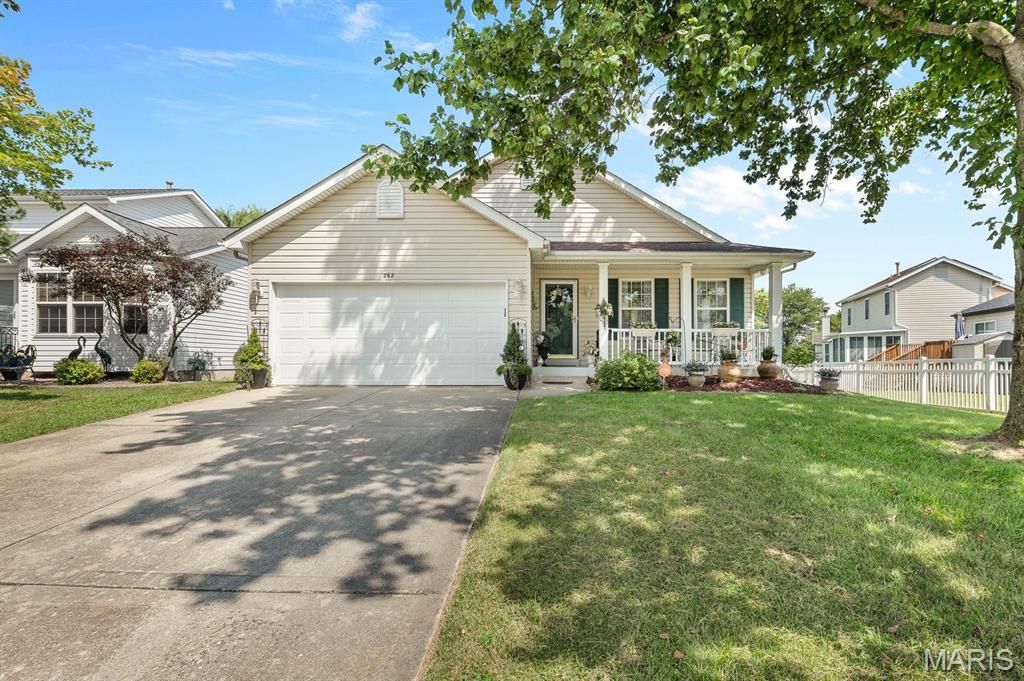 262 Eastbrook Drive, Belleville, IL 62221