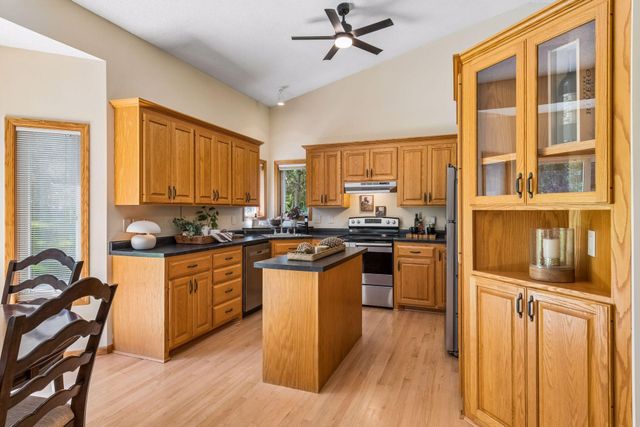 3951 Country Oaks Drive, Chanhassen, MN 55331
