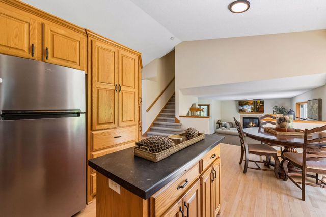 3951 Country Oaks Drive, Chanhassen, MN 55331