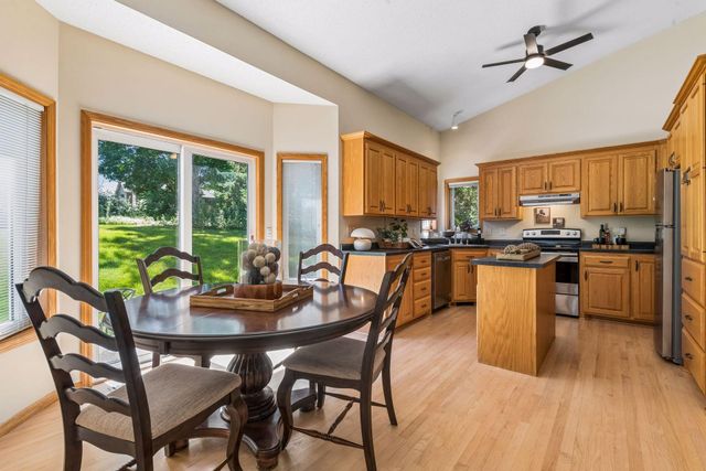 3951 Country Oaks Drive, Chanhassen, MN 55331