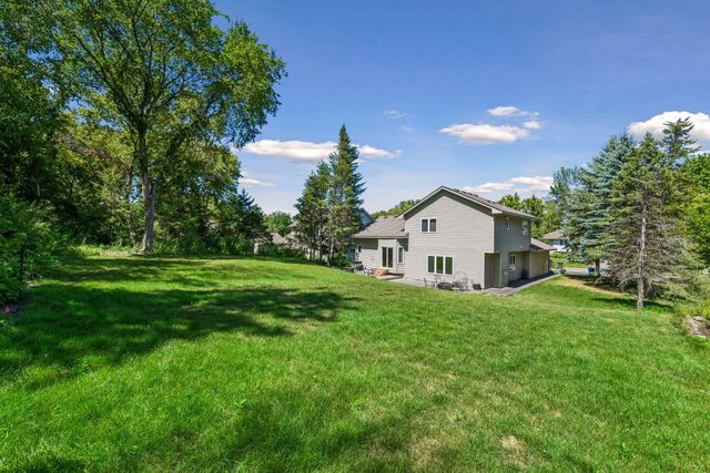 3951 Country Oaks Drive, Chanhassen, MN 55331