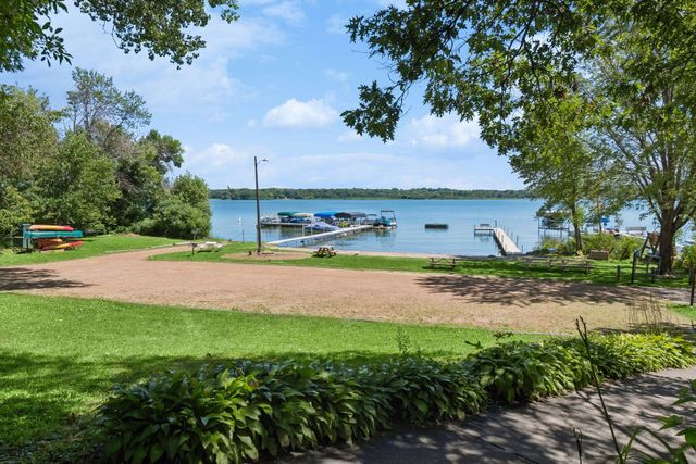 3951 Country Oaks Drive, Chanhassen, MN 55331