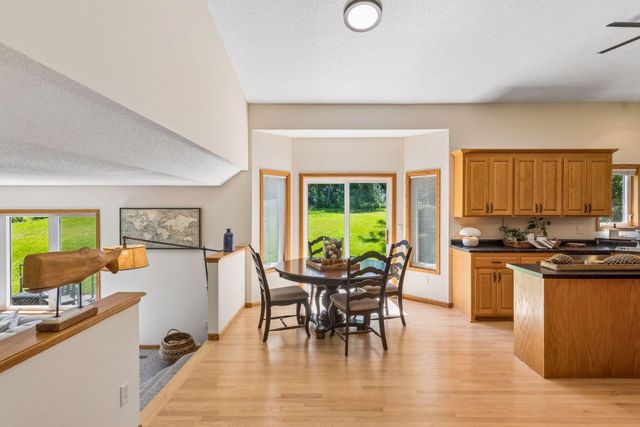 3951 Country Oaks Drive, Chanhassen, MN 55331