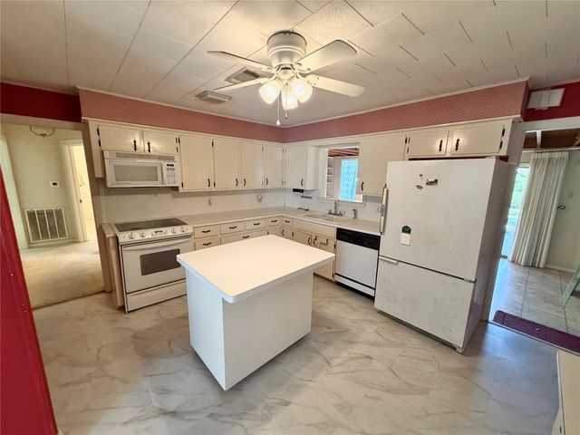 705 Shady Lane, Angleton, TX 77515