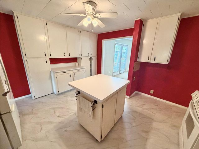 705 Shady Lane, Angleton, TX 77515