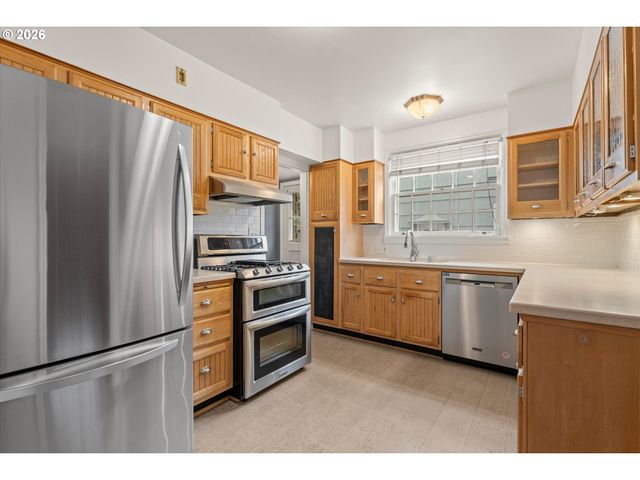 1924 Ne 58TH Ave, Portland, OR 97213