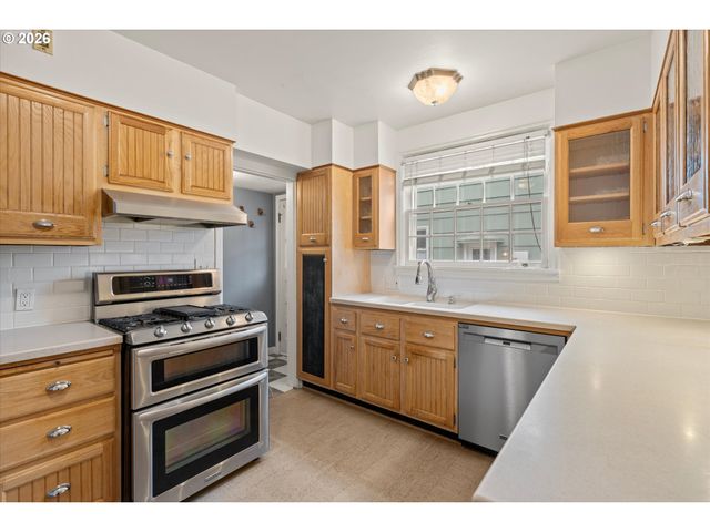 1924 Ne 58TH Ave, Portland, OR 97213