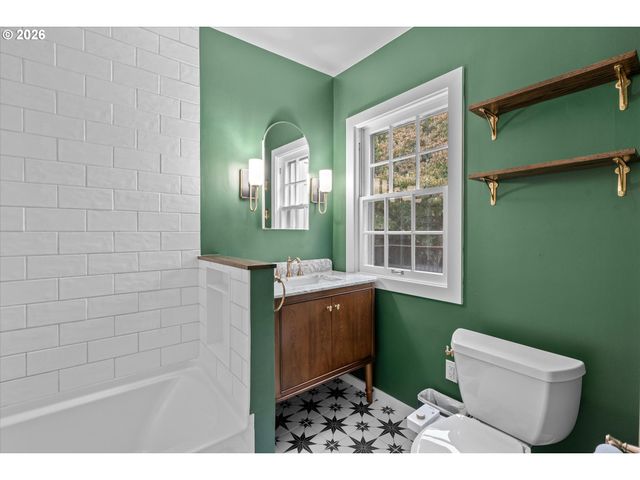 1924 Ne 58TH Ave, Portland, OR 97213