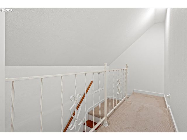 1924 Ne 58TH Ave, Portland, OR 97213