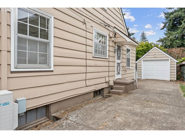 1924 Ne 58TH Ave, Portland, OR 97213