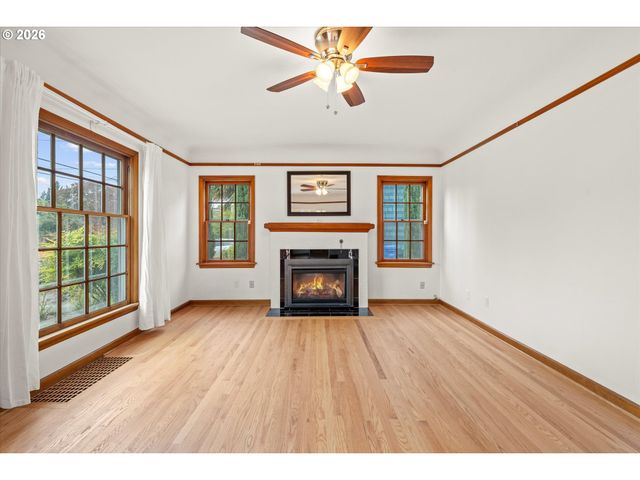 1924 Ne 58TH Ave, Portland, OR 97213