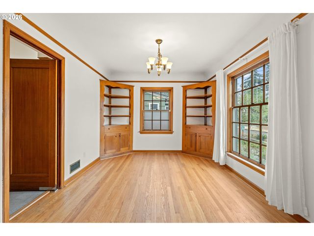1924 Ne 58TH Ave, Portland, OR 97213